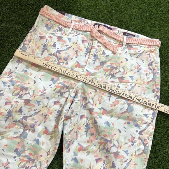 Gloria Vanderbilt Vintage White Belted Skimmer Shorts - Picture 9 of 10